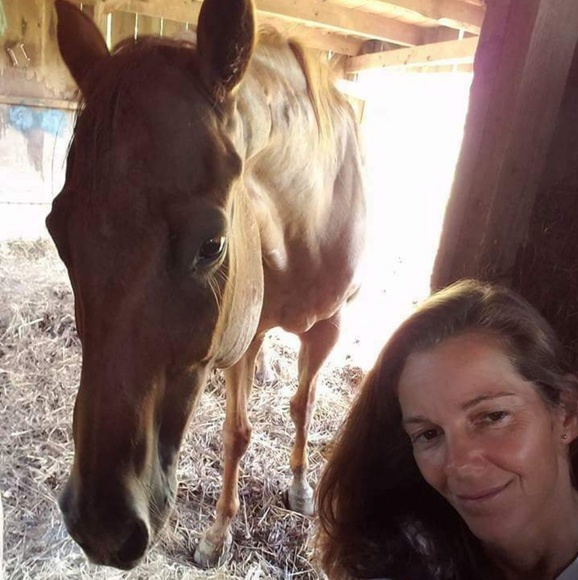 Meet your Posher, Dawn - Picture 2 of 8